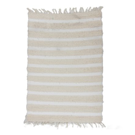 Puszysty dywan beżowy 68x92 miękki dywan szmaciany