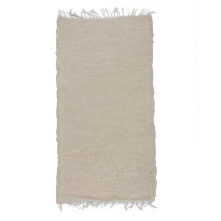Puszysty dywan beżowy 74x144 miękki dywan szmaciany