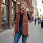 Chusta czerwona 215x105 duży szal damski z bawełny